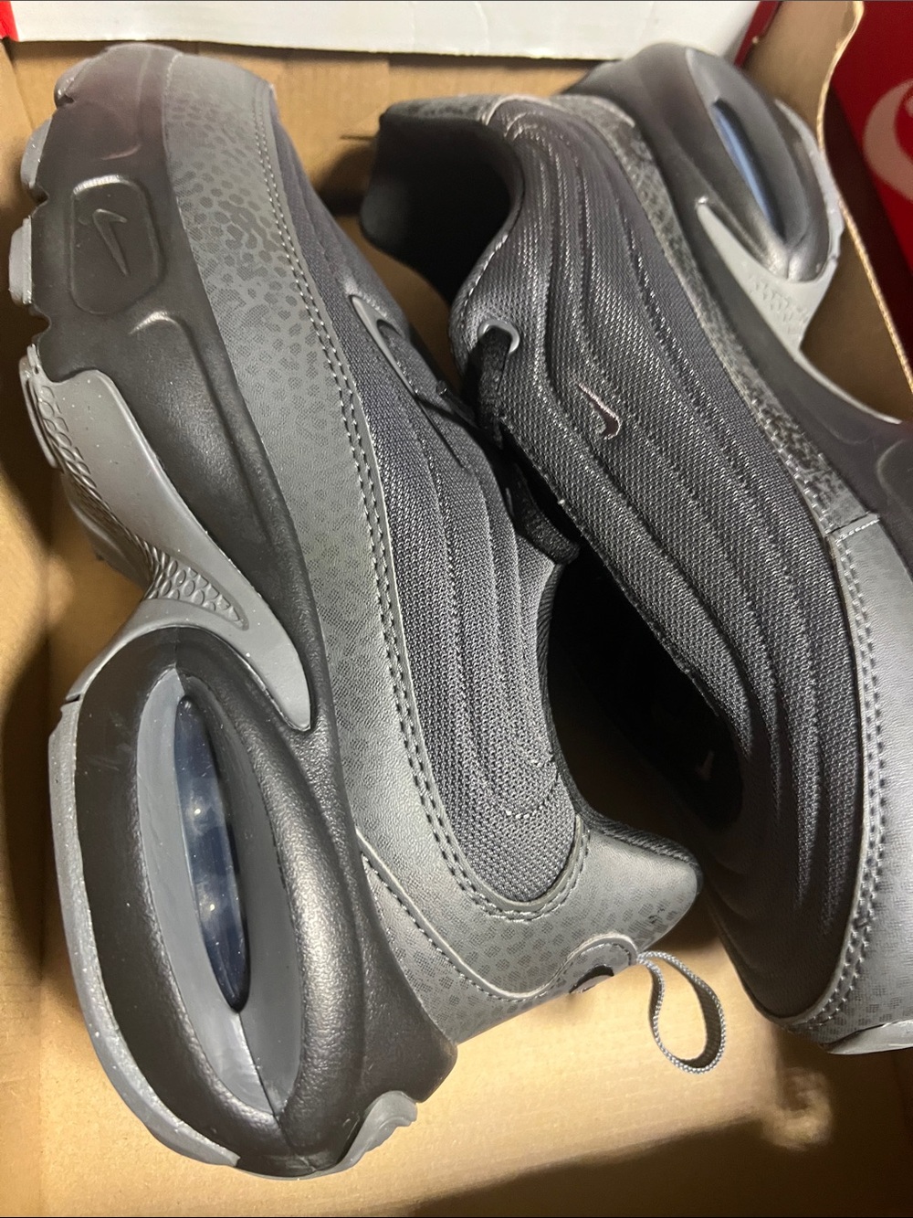Nike Men’s Sneakers in Black and Gray